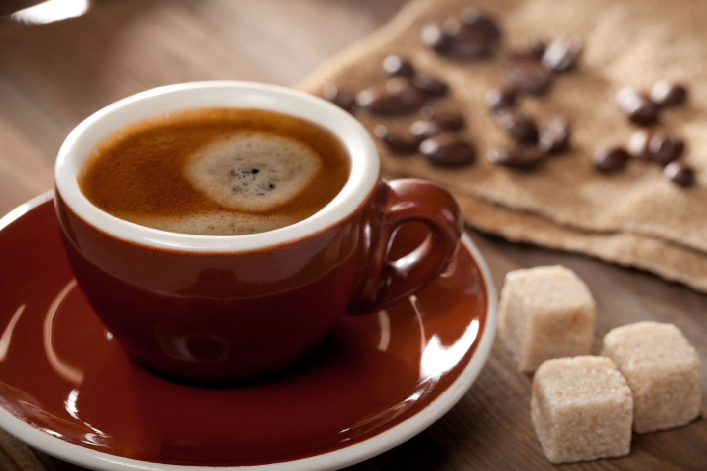 Vom Kaffee ins Blut: Wie eine kleine Haube lagern sich Zuckermoleküle auf dem roten Blutfarbstoff ab
