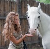 Auch wenn sie ebenfalls selten sind: Allergische Reaktionen auf Pferde-Allergene können sehr heftig sein. Reiten, Streicheln, Kämmen und Striegeln sind absolut tabu, wenn eine solche Allergie festgestellt wurde