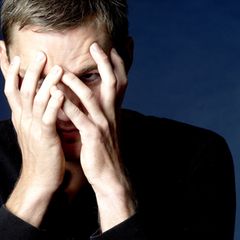 Ängste oder Depressionen können dazu beitragen, dass der Schmerz chronisch wird