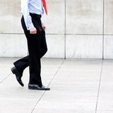 "Ich würde versuchen, den Bürgern und meinen Mitarbeitern im Ministerium ein gutes Vorbild zu sein", bekräftigt Rudi aus Troisdorf. Dafür würde er das Flugzeug nur nehmen, wenn es nötig ist. Ansonsten bevorzugt er die Bahn oder ein verbrauchsarmes Auto - oder geht gleich zu Fuß