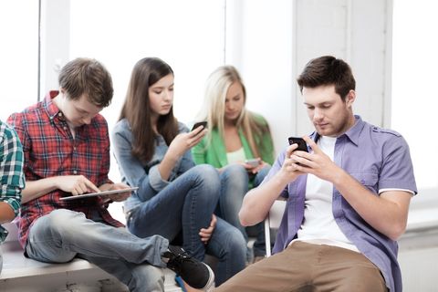 Damit das Surfen und Spielen nicht zur Sucht wird, müssen schon Kinder den Umgang mit Onlineangeboten lernen