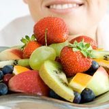 Anna G. aus Chemnitz hat an Vanille-Duschgel & Co geschnuppert - ihr Fazit: "Vornehmlich enthalten Pflegeprodukte Nahrungsmittel, mit welchen appetitlicher Geruch oder Aussehen und Natürlichkeit verbunden werden"