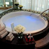 In der privaten Spa-Suite: Die Expertin Sylvia Sepielli aus Arizona setzt in ihrem Konzept auf europäische Wellness-Anwendungen mit japanischen Einflüssen