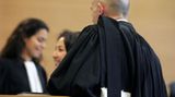 ... aber auch auf Rechtsanwältinnen beziehungsweise Notarinnen (68 Prozent). Das ist beim anderen Geschlecht nicht anders: 72 Prozent der Frauen finden Rechtsanwälte besonders attraktiv
