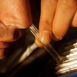 Auch Michael aus München ist davon überzeugt, dass die Frau die Wahl trifft. "Meine Theorie: Der aktive Sportler ist der ideale Partner, um regelmäßige Medienpräsenz zu garantieren. Eher noch als der gemeine Filmstar oder erfolgreiche Musiker. Beim Sportler sind zudem bestimmte Risiken, etwa ein untrainierter Körper oder Drogenmissbrauch, auf ein Minimum reduziert - aus Sicht des auf den optischen Maximaleffekt trainierten Models demnach die logischste Wahl. Geld alleine ist bekanntlich nicht alles"