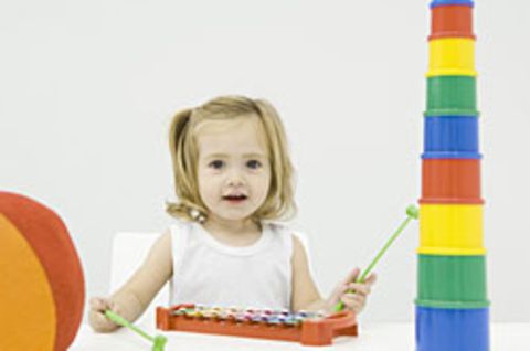 Auch auf Kinder haben Farben Wirkung: Blau beeinflusst den Forschern zufolge die Kreativität