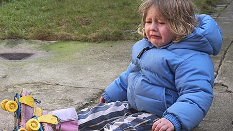 Kinder verletzten sich allzu oft: Da ist ein Haftpflichtversicherung absolute Pflicht