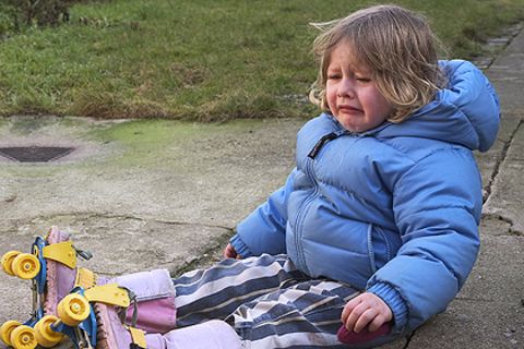 Kinder verletzten sich allzu oft: Da ist ein Haftpflichtversicherung absolute Pflicht
