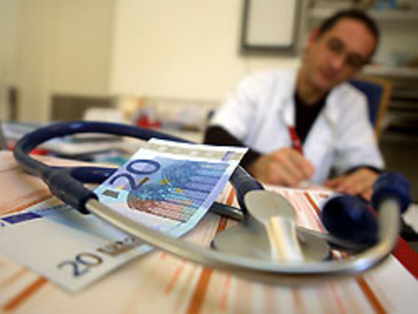 Behandlung nur noch gegen Bargeld?