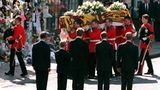 Prinzessin Diana    Eine derartige Massentrauer hatte das Vereinigte Königreich noch nicht erlebt: Am 6. September 1997 wurde die "Prinzessin der Herzen" in der Westminster Abbey beigesetzt. Rund drei Millionen Menschen säumten bei ihrem Trauerzug die Straßen Londons. Elton John sang bei der Trauerfeier - und 2,5 Milliarden Menschen weinten weltweit vor ihren Fernsehern