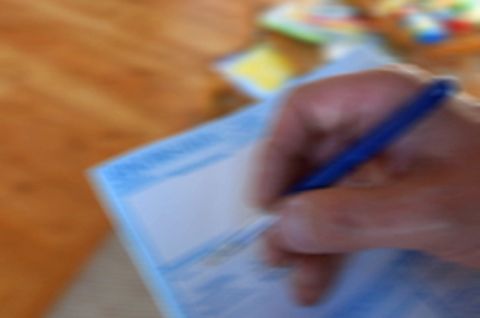 Achtung: Notieren Sie nicht nur die Wohnungmängel im Protokoll, sondern halten Sie die Schäden auch per Foto fest