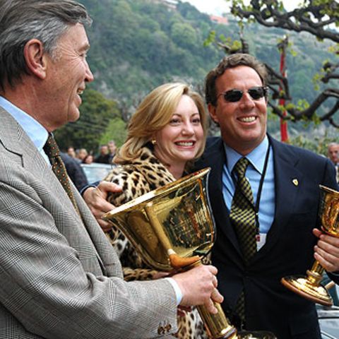 Der Höhepunkt eines Sammlerlebens: Jeff Fischer mit Goldpokal