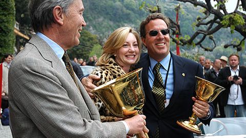Der Höhepunkt eines Sammlerlebens: Jeff Fischer mit Goldpokal