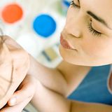 Anders argumentiert Sascha K. aus Trier: Menschen küssen - "um Schweigepausen zu überbrücken"