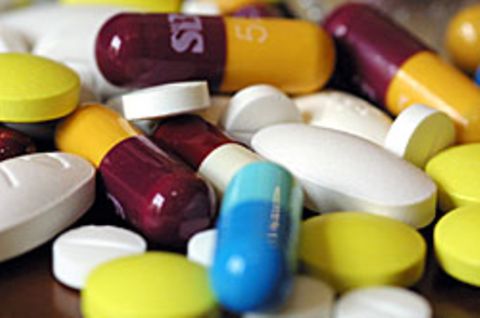 Kinder und Ältere erhalten in Deutschland oft unnötig oder riskant viele Medikamente, bemängelt der Sachverständigenrat