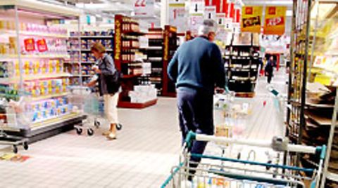Experten befürchten, dass es immer mehr Senioren geben könnte, die etwa Supermärkte ausrauben