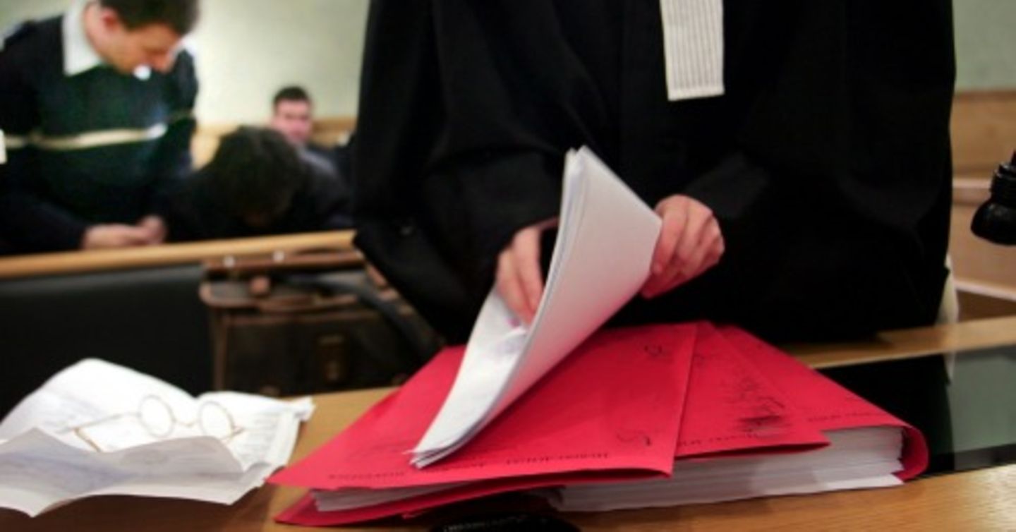Ab Mitte 2008 gilt auch bei Anwälten: Bei Erfolg Geld - wenn das vorher ausgemacht wurde