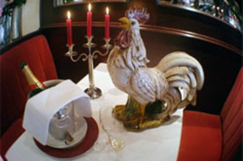 Champagner und Bressehuhn zum Weihnachtsabend