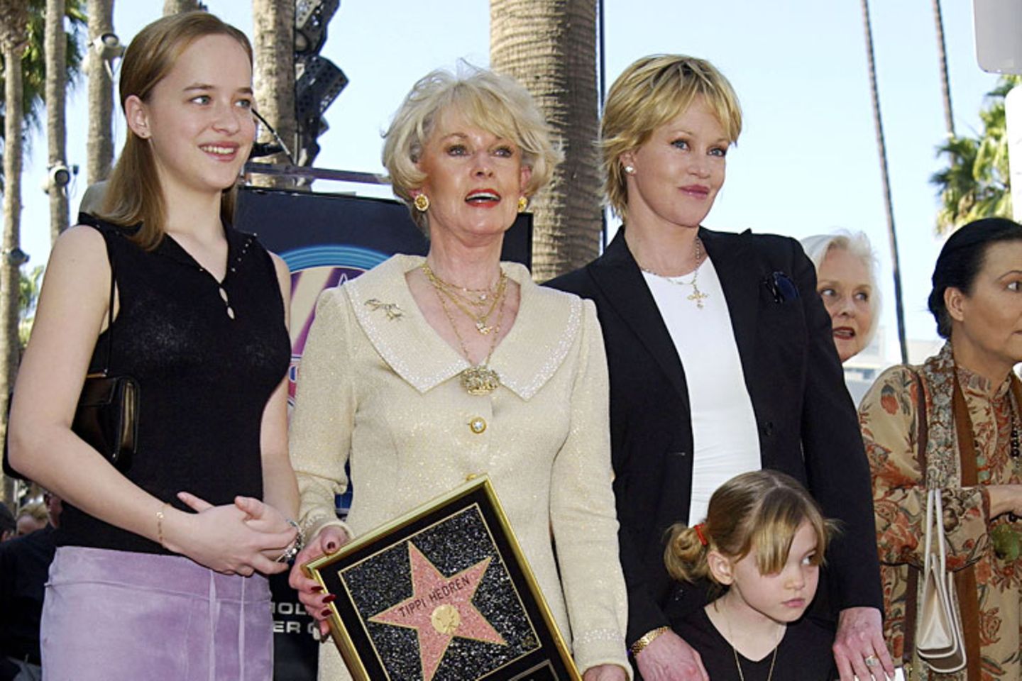 Filmstar wollte Hedren nie werden - und doch begründete sie eine Schauspielerinnen-Dynastie. Mit nur zwölf Jahren stand Melanie Griffith in "Smith! - Ein Mann gegen alle" 1969 erstmals vor der Kamera. In den 80er Jahren war sie eine der gefragtesten Schauspielerinnen Hollywoods