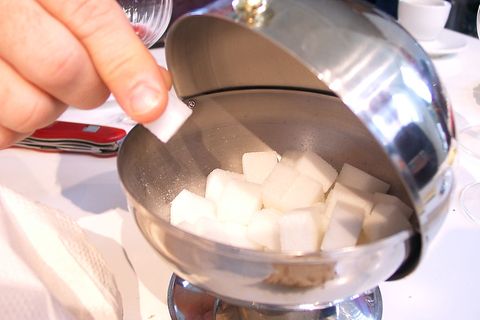 Geht es nach den Forschern, könnte der Griff zum Zucker bald Vergangenheit sein