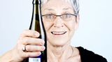 "Ich bin anders. Ich trinke Bier aus Flaschen", teilt Matthias H. aus Bremen mit