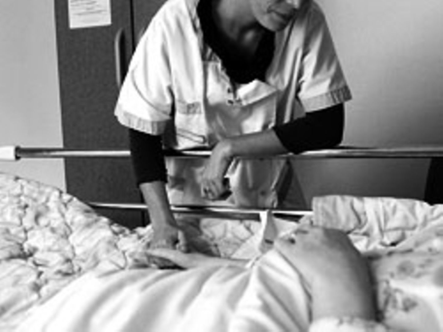 Audioslide-Show: Die Pfleger wollen zumeist, und schaffen es oft nicht: sich die Zeit nehmen, um Patienten vernünftig zu pflegen Die Pfleger wollen zumeist, und schaffen es oft nicht: sich die Zeit nehmen, um Patienten vernünftig zu pflegen