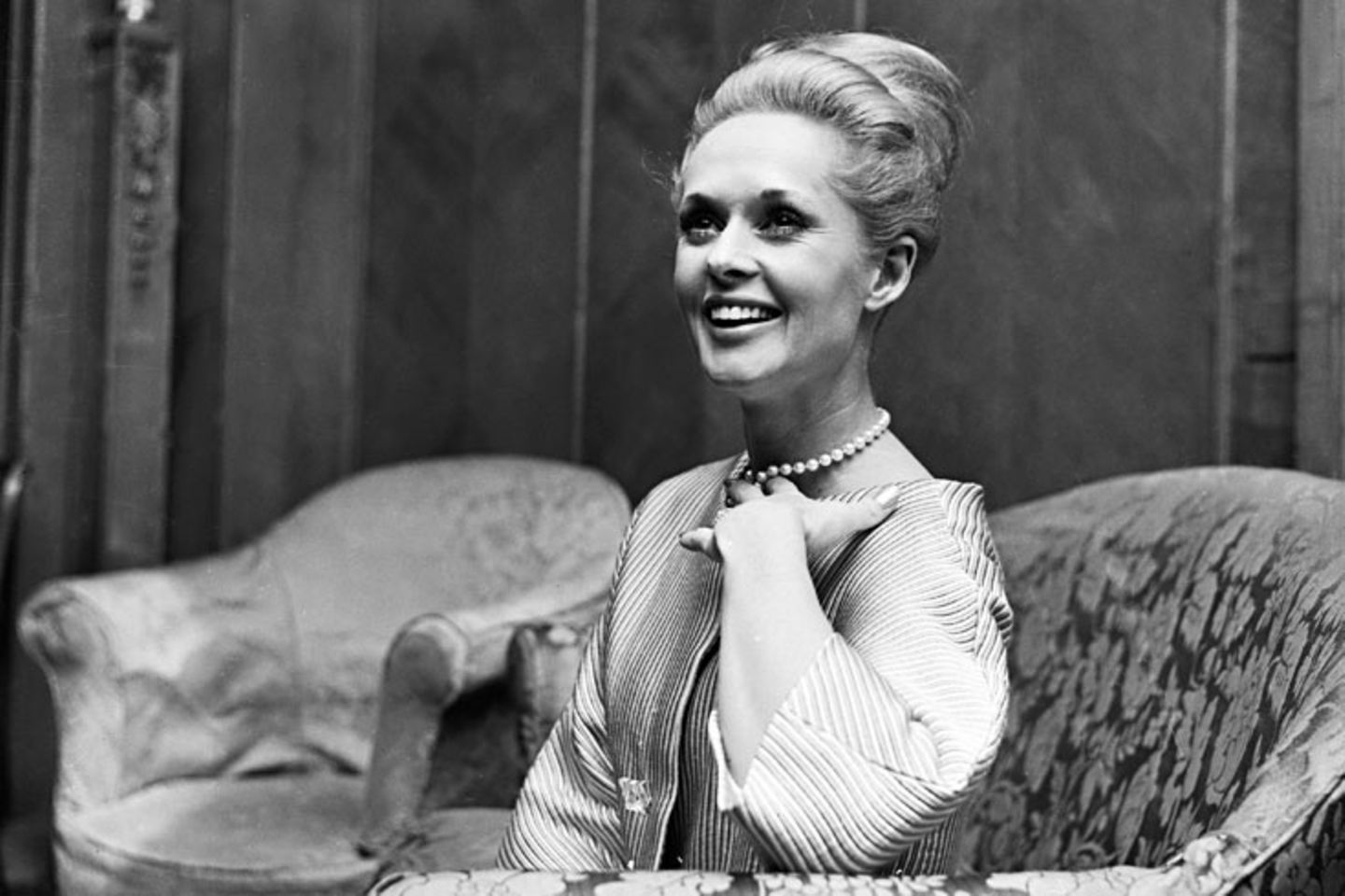 Dafür engagierte sie ein anderer großer britischer Regisseur für seinen letzten Film: 1967 spielte sie in Charlie Chaplins "Die Gräfin von Hongkong" an der Seite von Marlon Brando und Sophia Loren