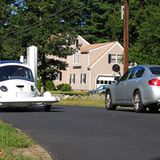 Im Straßenmodus werden die Vorderräder angetrieben. Zudem soll das Gefährt in eine normale Garage passen