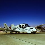 Das Transition besitzt einen 75-Liter Tank. Damit soll die Propellermaschine eine Reichweite von über 700 Kilometer erreichen. Als Auto soll es normale Geschwindigkeiten erreichen