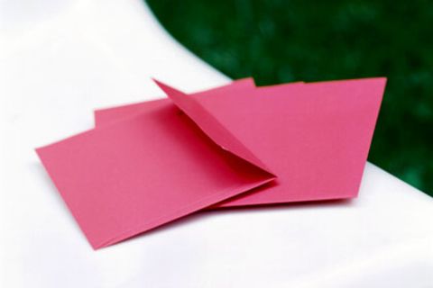 Kein Standard, weil rot: Die Post verlangt für farbige Briefe 90 statt 55 Cent Porto