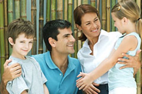 Immer häufiger greifen Staat und Justiz in die Familien ein. Die Zahl der Sorgerechts-Entzüge ist auch 2008 angestiegen