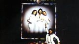Dieser Soundtrack war gleichzeitig Gipfel und Niedergang der Discomusik: Bei seinem Erscheinen 1977 katapultierte Saturday Night Fever diesen Stil mitten in den Mainstream und bescherte den Bee Gees ihren Karrierehöhepunkt. Mit "Staying Alive", "Night Fever" oder "Tragedy" gelang den drei Australiern unsterbliche Hits, doch die ganze Disco-Manie sorgte dafür, dass die Musik vielen bald aus den Ohren heraus kam.