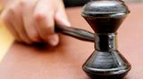 "Die Frage müsste eigentlich anders herum gestellt werden: Kann man ein Antiviren-Software-Hersteller verklagen der bewusst NICHT vor dem 'Bundestrojaner' schützt. Schließlich erfüllt die Software nicht ihren Zweck, den Schutz vor bekannten Viren und Trojanern", meint Uwe aus Essen