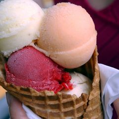 Lecker, aber nicht notwendig: Süßes wie Eis oder Schokolade