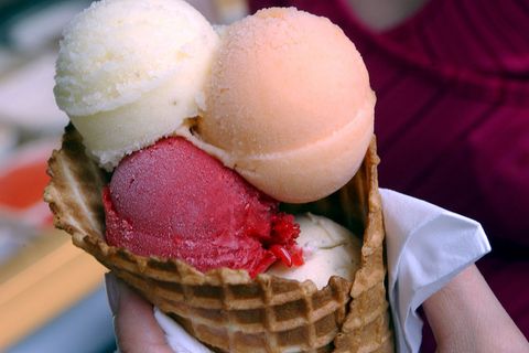 Lecker, aber nicht notwendig: Süßes wie Eis oder Schokolade