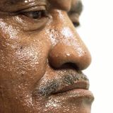 Eine Stunde lang können Sie Sport treiben, ohne zu trinken. Wenn es allerdings heiß in Ihrer Umgebung ist und Sie stark schwitzen, sollten Sie auch zwischendurch Flüssigkeit zu sich nehmen.