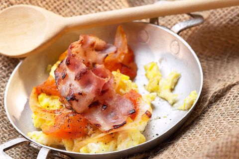 Lecker - und reich an Cholesterin: gebratene Eier mit Speck