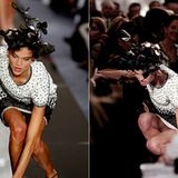 Bei einer Haute-Couture-Schau für Chanel zu laufen, gilt in der Modebranche als Ritterschlag. Dort zu stürzen, ist besonders ärgerlich, wie der Gesichtsausdruck dieses Models zeigt.