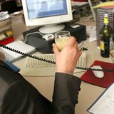 Das muss ein Beamter erfunden haben, der, wenn er morgens aus dem Haus ging, zu seiner Frau sagte: "Ich gehe jetzt arbeiten".   Bei, Schlaf