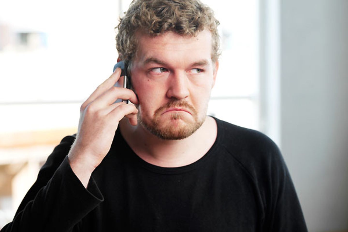 Kein Anschluss bei der Auskunft    Wer beispielsweise den Stadtbummel mit der Liebsten spontan mit einem gemütlichen Abendessen im Lieblingsrestaurant abrunden und dazu lieber einen Tisch reservieren möchte, ruft normalerweise die Auskunft an. Die obligatorische Frage "Soll ich Sie durchstellen?" erübrigt sich allerdings, wenn das Netz zusammengebrochen und die Auskunft gar nicht erst erreichbar ist