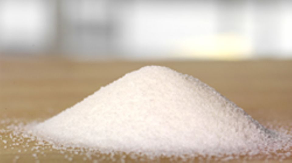 Schmeckt fast wie Zucker, liefert aber nur wenig Energie: Viele halten Süßstoff für eine perfekte Alternative