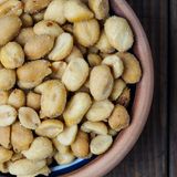 Es gibt keine Spezialdiät für Neurodermitiker, welche die Krankheit lindern kann - auch wenn zahlreiche Ernährungsratgeber vor allem im Internet dies suggerieren. Nur jene Betroffene, die allergisch auf bestimmte Nahrungsmittel reagieren, müssen diese meiden