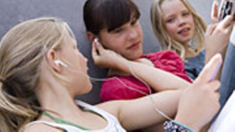 Viele Jugendliche gefährden durch lautes Musikhören über Kopfhörer ihre Gesundheit