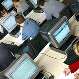 "Ich denke, dass es einen Weltmarkt für vielleicht fünf Computer gibt."  Thomas Watson, IBM-Chef.  Das Zitat aus dem Jahr 1943 wird Watson zugeschrieben, allerdings gibt es keinen schriftlichen Beleg der Aussage. IBM trat 1981 mit dem IBM-PC den gewaltigen Boom der privaten Computer los