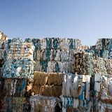 Den traurigen Zustand haben wir doch schon: Die Frankfurter Buchmesse ist nur noch ein Umweltverschmutzer, 90 Prozent aller Neuerscheinungen sind Müll und 90 Prozent der Weltbevölkerung, wahrscheinlich sogar mehr, lesen keine Bücher oder können nicht lesen. Noch schlimmer: Mit jeder zusätzlichen Internetseite, mit jedem neuen Computerspiel und mit jedem neuen Schwachsinn auf der Mattscheibe verliert eines der wenigen guten Bücher einen, nein hunderte Leser.   Werner Gawron, Pattaya in Thailand