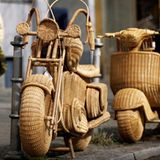 Ja, hilft denn gar nichts?     Keine Angst, das waren mehr oder minder untaugliche Rezepte. Aber dennoch kann man etwas machen. Was, erklärt stern.de im zweiten Teil "Spritsparen, wie es wirklich geht". Bis zu 20 Prozent des Verbrauchs erklären sich durch den persönlichen Fahrstil. Bei einer Tankquittung über 70 Euro macht das 14 Euro – das ist doch was.