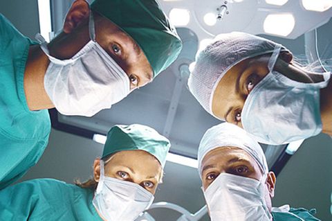 Böse Überraschungen auf dem OP-Tisch will niemand erleben. Patienten möchten vorher wissen, ob sie in ein gutes Krankenhaus gehen. Ein bundesweiter Klinikführer soll mehr Transparenz bringen