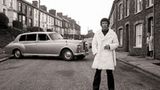Tom Jones mit seiner Rolls Royce Phantom Limousine, besucht seinen Geburtsort Pontypridd in Südwales