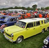 Die Trabi-Limosine wird durch die originellen Umbauten zum Einzelstück