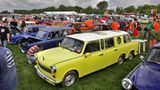 Die Trabi-Limosine wird durch die originellen Umbauten zum Einzelstück